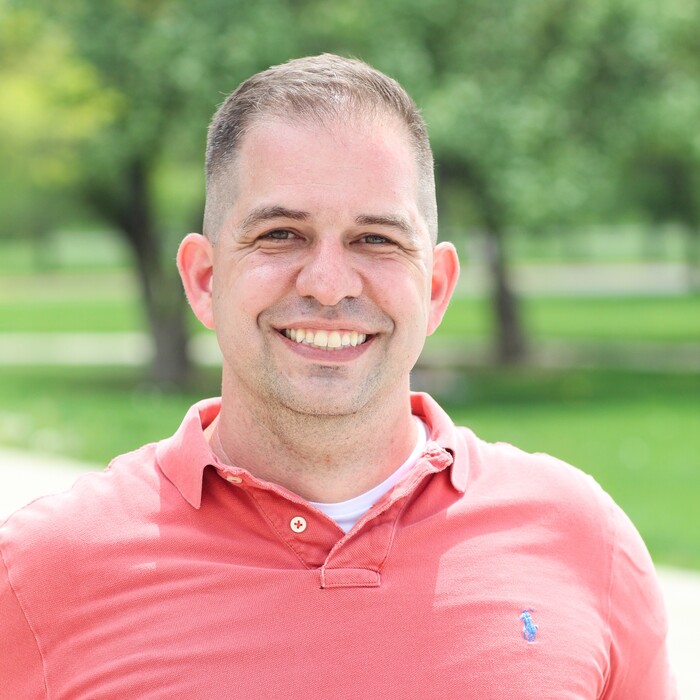 Chris Hinds headshot