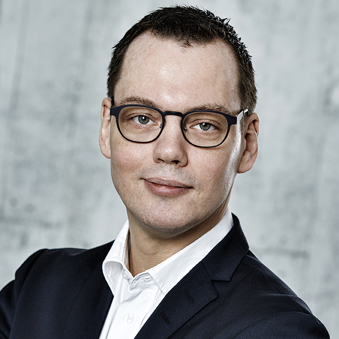 Thomas Lybaek - The LEGO Group